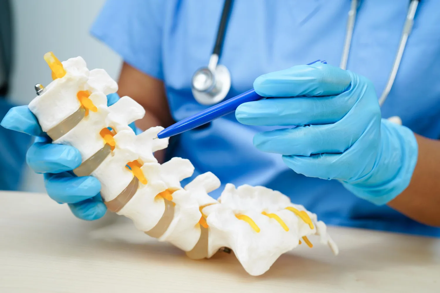 Endoscopia de columna vertebral en Mexicali, B.C.: La solución mínimamente invasiva para tu espalda